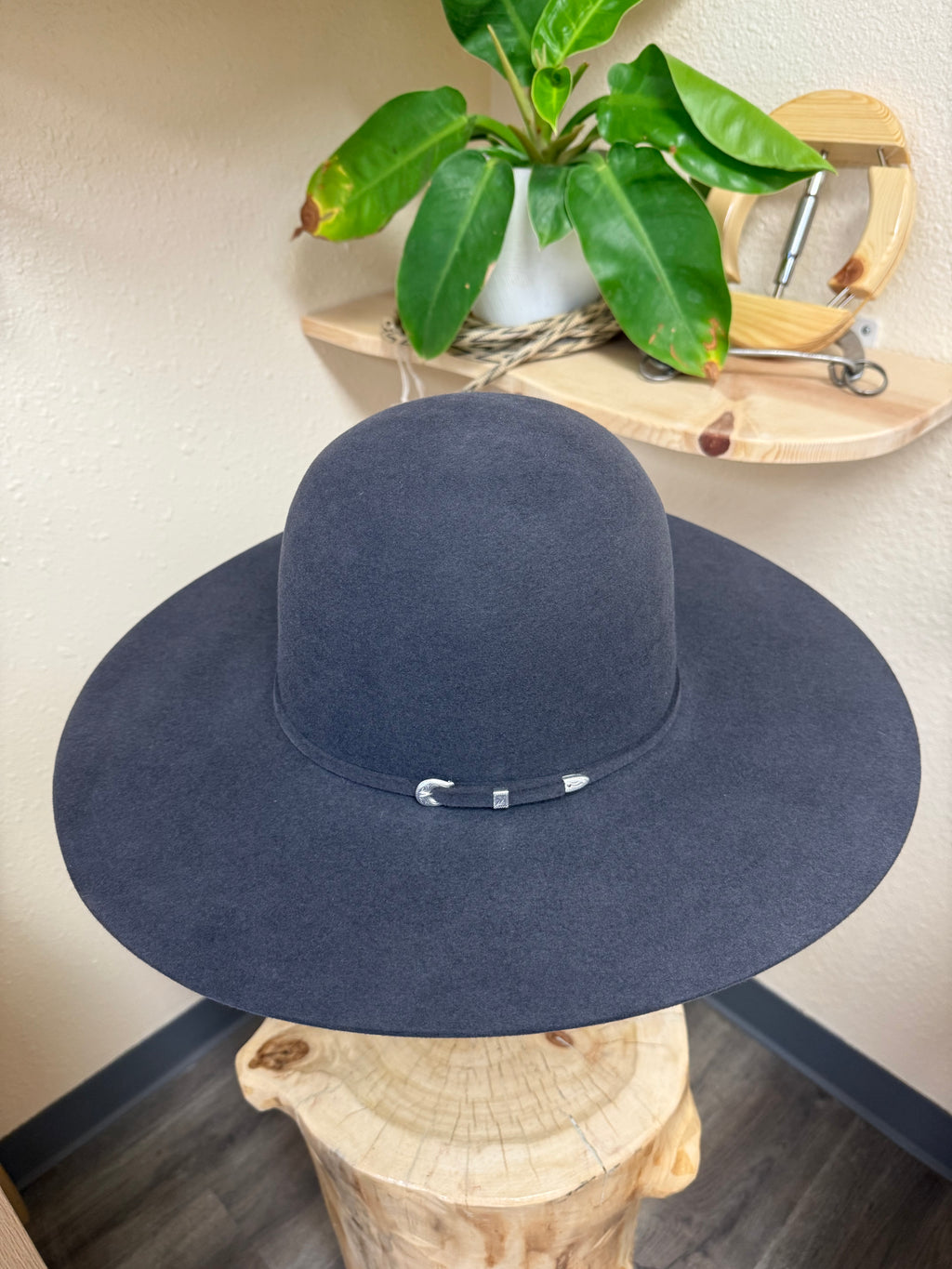 Serratelli 10x Granite 4.5”